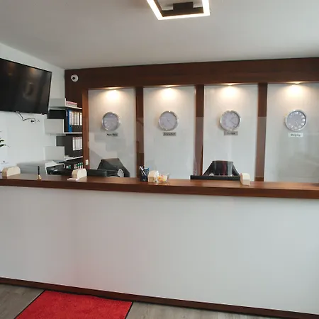 酒店 Hausen Frankfurt 奥博茨豪森