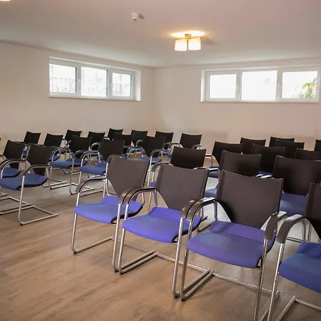 Hausen Frankfurt 4*