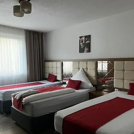 Hausen Frankfurt فندق اوبرتشوسن