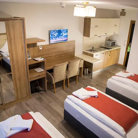 Hausen Frankfurt 4*
